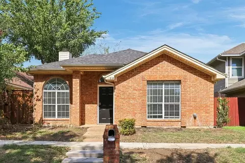 709 Greenridge Dr, Arlington, TX 76017