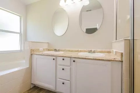 1320 Creekview Ct, Saint Cloud, FL 34772 photo 11