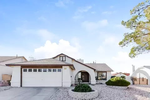 141 Emden Dr, Henderson, NV 89015