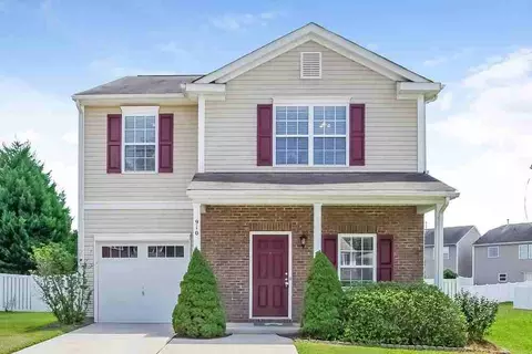 910 Willow Wind Dr, Gastonia, NC 28054