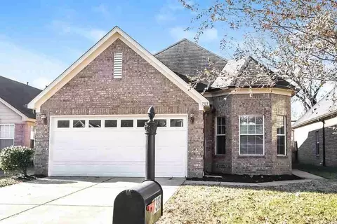 7313 Green Ash Dr, Olive Branch, MS 38654