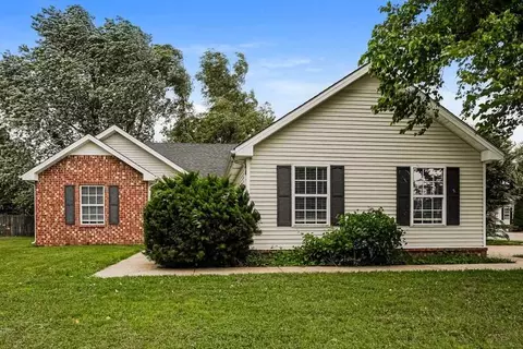 1339 Mac Duff Dr, Murfreesboro, TN 37128