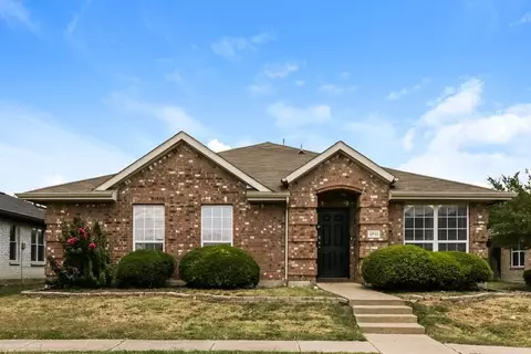 1711 Venus Dr W, Lancaster, TX 75134