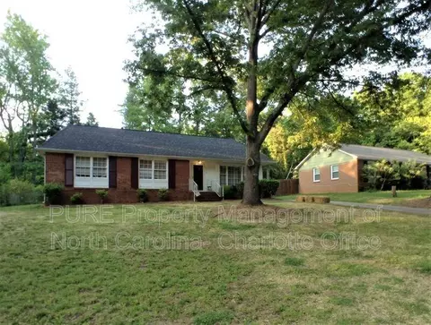 5221 Delivau Dr, Charlotte, NC 28215