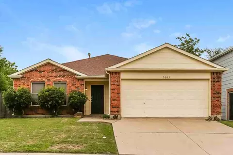 7005 Edmundson Dr, Arlington, TX 76002