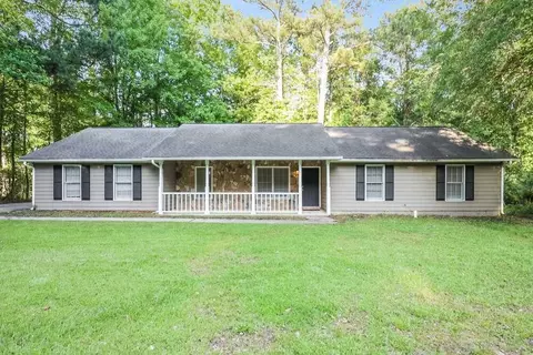 10916 Clearwater Dr, Hampton, GA 30228