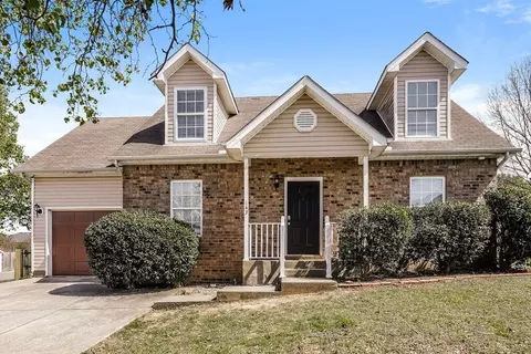 143 Howard Woody Dr, La Vergne, TN 37086