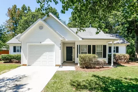 54 Virginia Heights Dr, Newnan, GA 30263