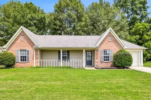 9296 Brooks Dr, Olive Branch, MS 38654