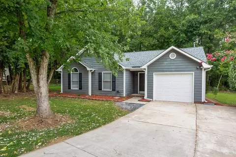 8731 Hornwood Ct, Charlotte, NC 28215