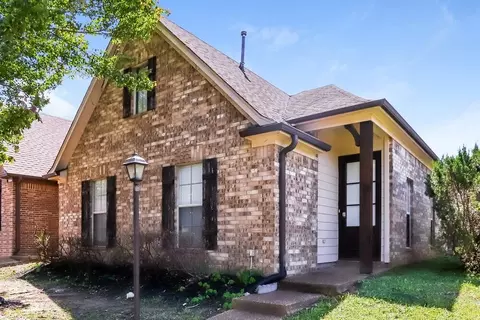 6885 Lagrange Grove Dr, Cordova, TN 38018