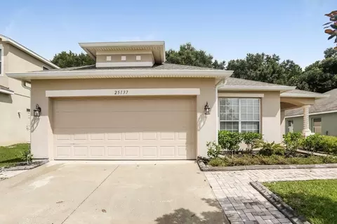 25137 Chipshot Ct, Sorrento, FL 32776