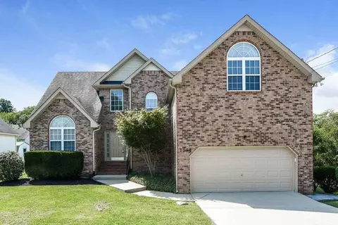 1594 Laurel Ledge Dr, La Vergne, TN 37086
