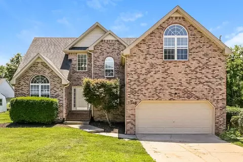 1594 Laurel Ledge Dr, La Vergne, TN 37086