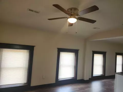 1601 S 3rd St, Louisville, KY 40208