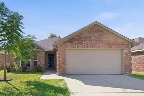 1320 Sierra Blanca Dr, Burleson, TX 76028