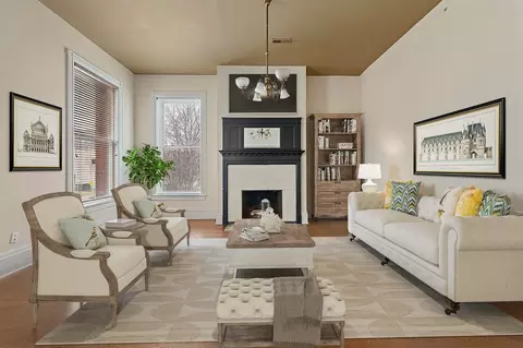 3717 Westminster Pl, Saint Louis, MO 63108