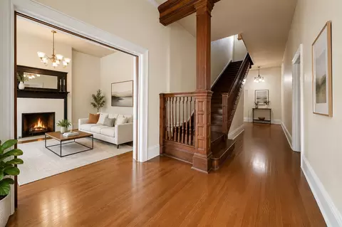 3717 Westminster Pl, Saint Louis, MO 63108