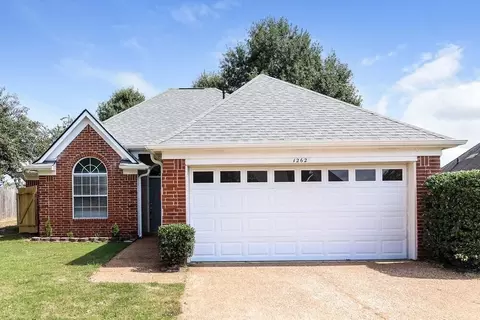 1262 Breezy Valley Dr, Cordova, TN 38018