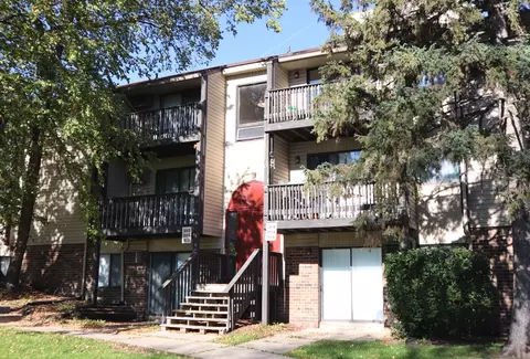 2410 W Willow St, Lansing, MI 48917 photo 4