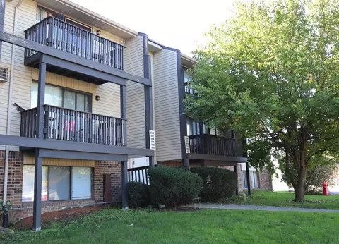 2410 W Willow St, Lansing, MI 48917 photo 2