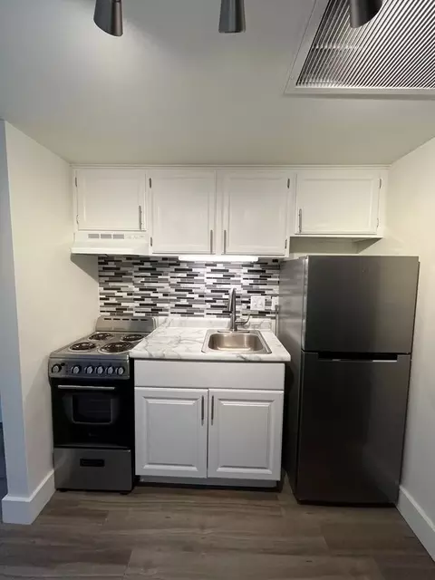 7300 W Dean Rd, Milwaukee, WI 53223
