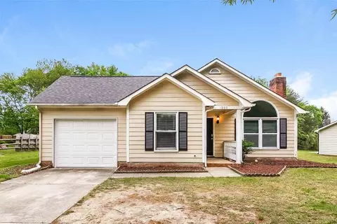 1800 Hedgelawn Dr, Charlotte, NC 28262