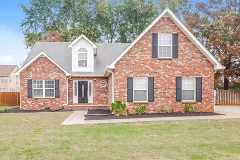 1924 Pennington Dr, Murfreesboro, TN 37129