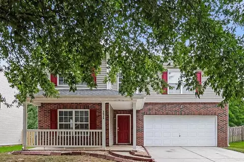3626 Larkhaven Village Dr, Charlotte, NC 28215
