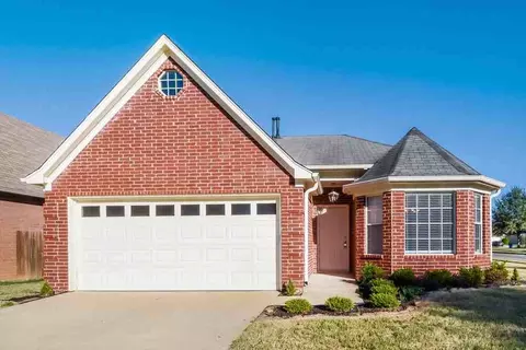 8334 Regal Bend Dr, Olive Branch, MS 38654