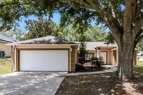 203 Southern Breeze Dr, Minneola, FL 34715