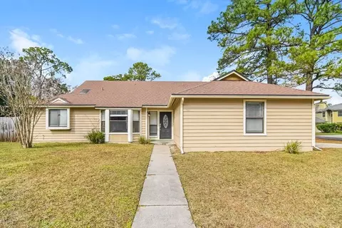 8255 Spencers Trace Dr, Jacksonville, FL 32244