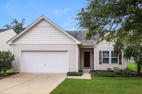 2304 Lake Vista Dr, Mount Holly, NC 28120