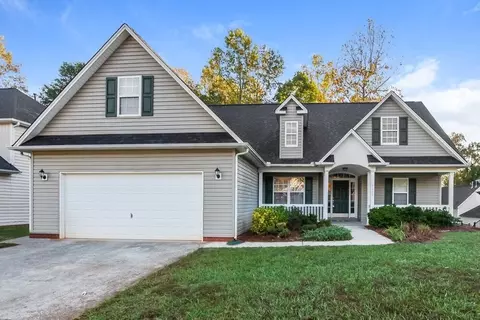 4020 River Falls Dr, Lowell, NC 28098