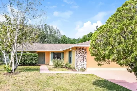 805 Mountbatten Ln, Poinciana, FL 34758