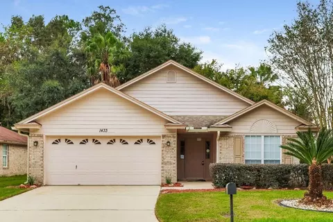 1433 Starboard Ct, Fleming Island, FL 32003