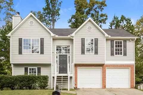 1118 Marina Ln, Acworth, GA 30101
