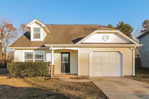814 Oakshire Cir, Charlotte, NC 28214