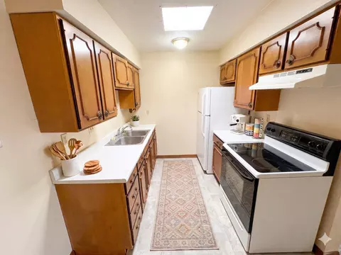 730 Russell Rd, Waterloo, IA 50701