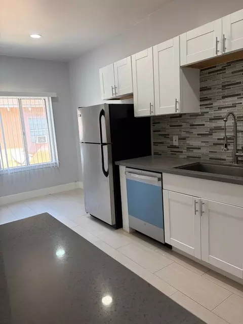 837 S Normandie Ave, Los Angeles, CA 90005