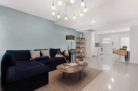 250 Collins Ave, Miami Beach, FL 33139