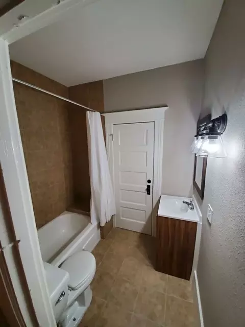 317 5th St, Marysville, CA 95901
