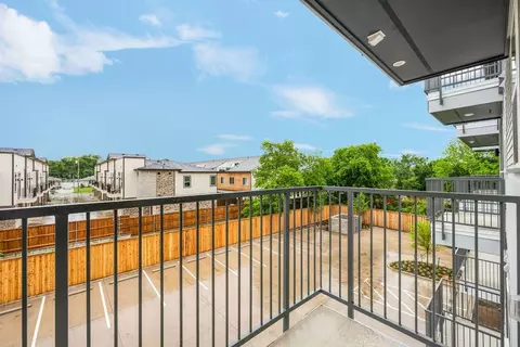 2220 Mail Ave, Dallas, TX 75235
