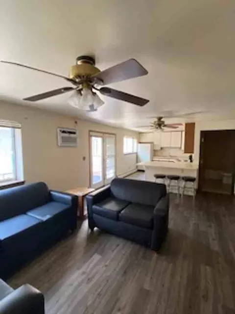 230 W Lakelawn Pl, Madison, WI 53703