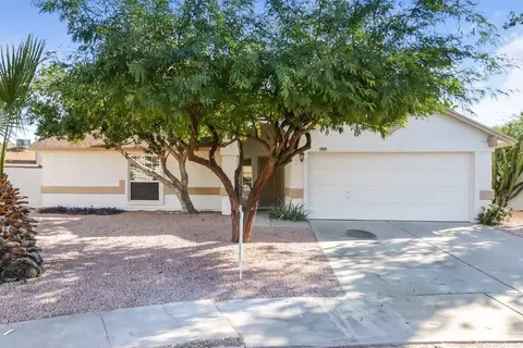 1323 N Racine Cir, Mesa, AZ 85205