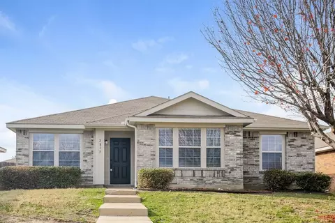 2813 Mcintosh Ct, Lancaster, TX 75134