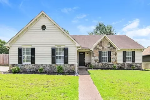 6955 Gallop Dr, Cordova, TN 38018