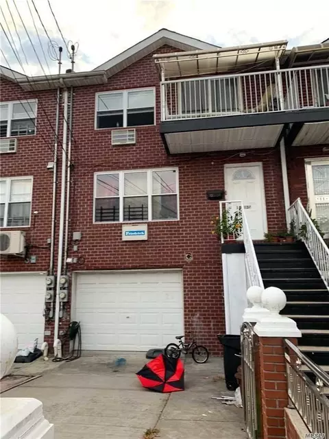 10534 105-34 77 St, New York, NY 11417