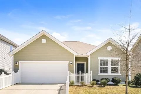 1029 Avondale Dr, Clayton, NC 27520