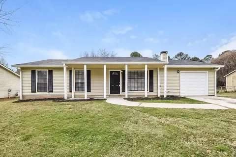 306 River Chase Dr, Jonesboro, GA 30238